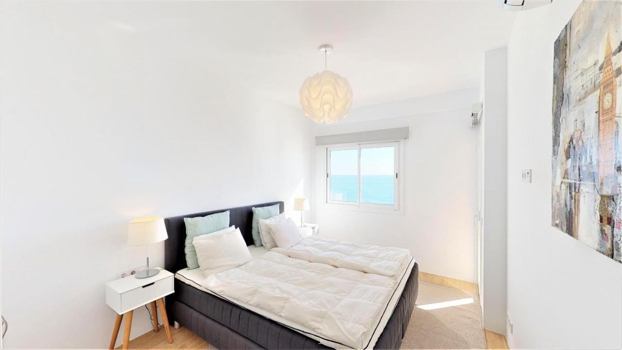 Olimpo - Fuengirola Beachfront Newly Renovated Apartment Екстер'єр фото
